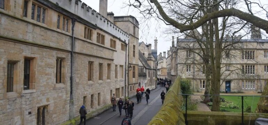 Oxford Detective Walking Tour Experience-10