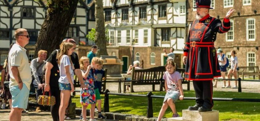 London Beefeater Meet-and-Greet Experience-1