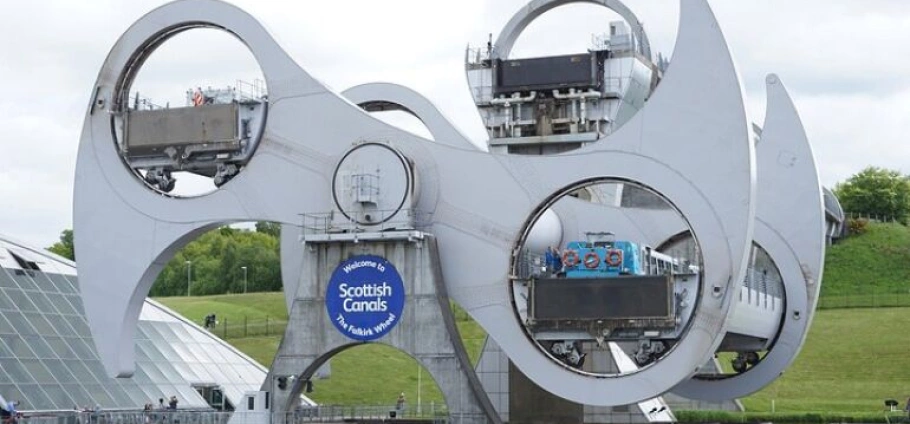 Falkirk Kelpies and Wheel Tour Experience-6
