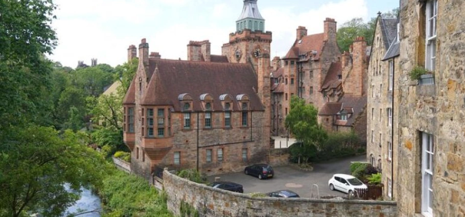 Edinburgh Hidden Gems and Local Explorer Tour-9