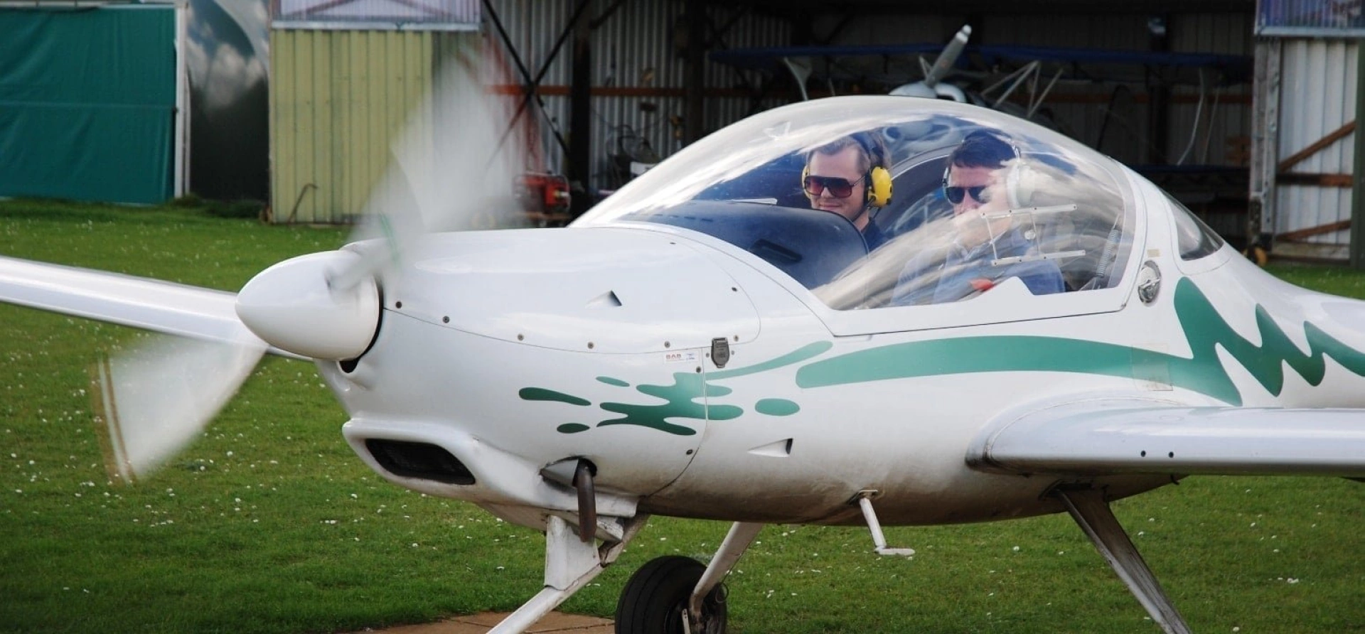 30 Minute Motor Glider Trial Flight in Oxfordshire Experience Days