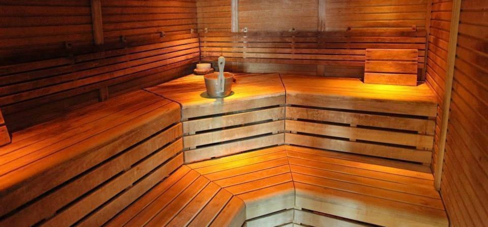 One Night Bed and Breakfast Spa Break For Two in Reading Experience