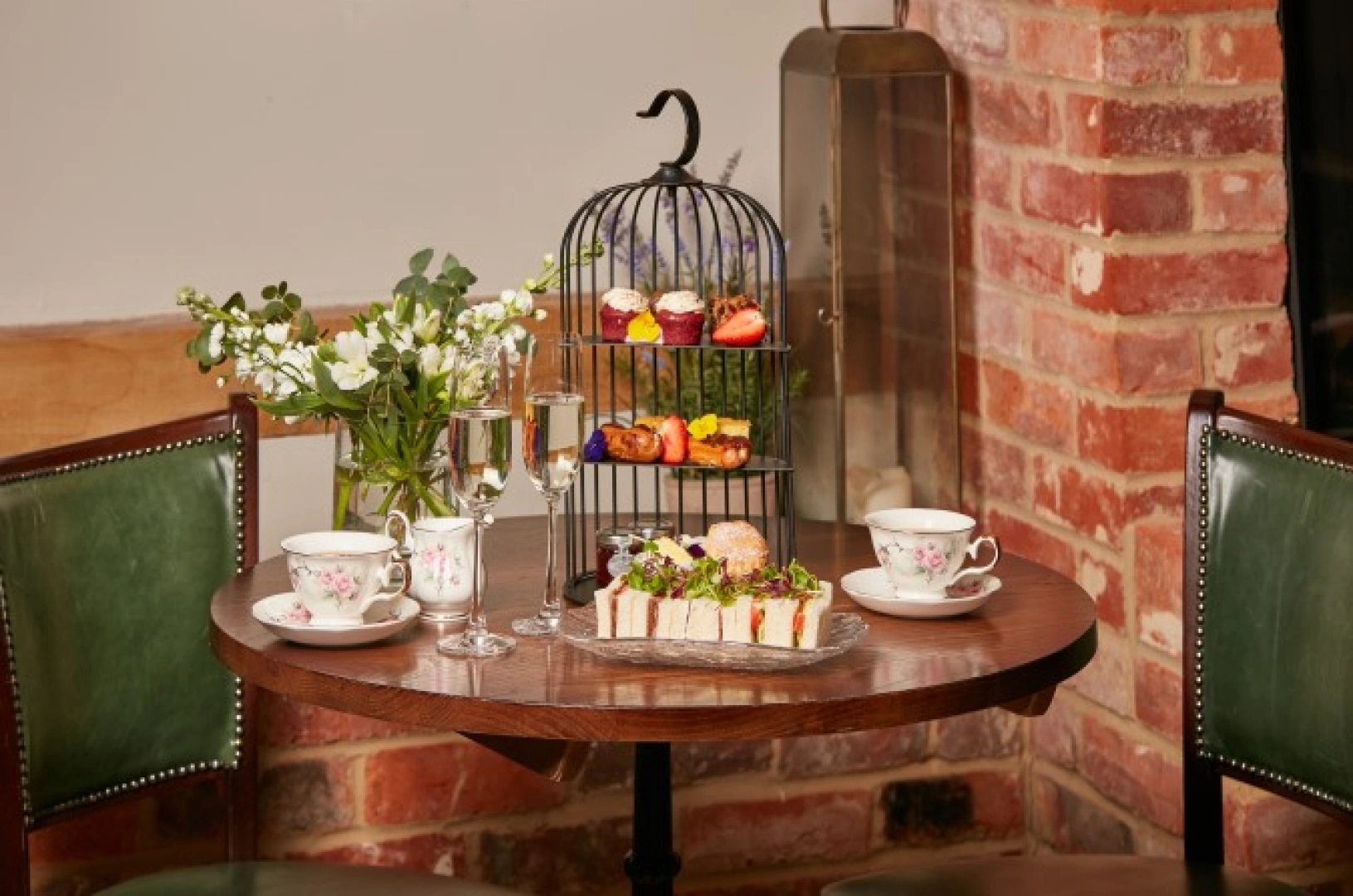 Guildford Country Pub Champagne Afternoon Tea Experience Days Vouchers