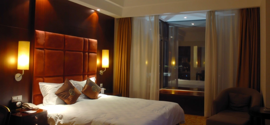 Overnight Hotel Stay in London for 2-1