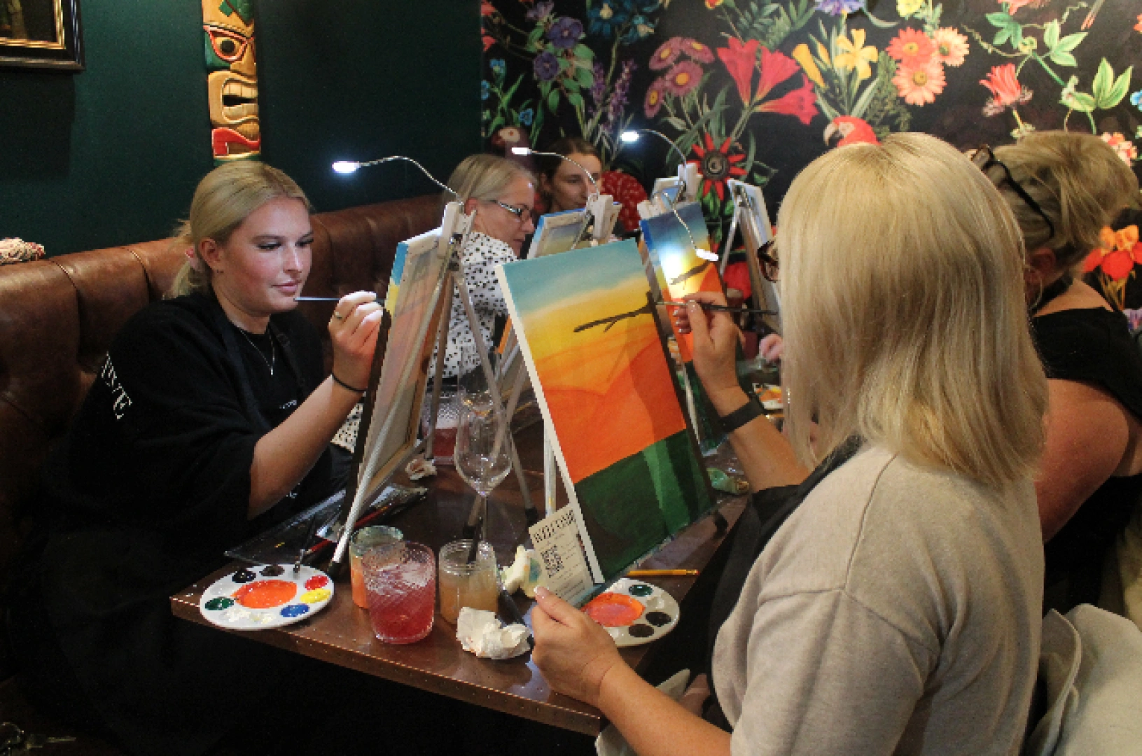 Manchester Paint And Sip Evening Experience Days Vouchers Experience Days